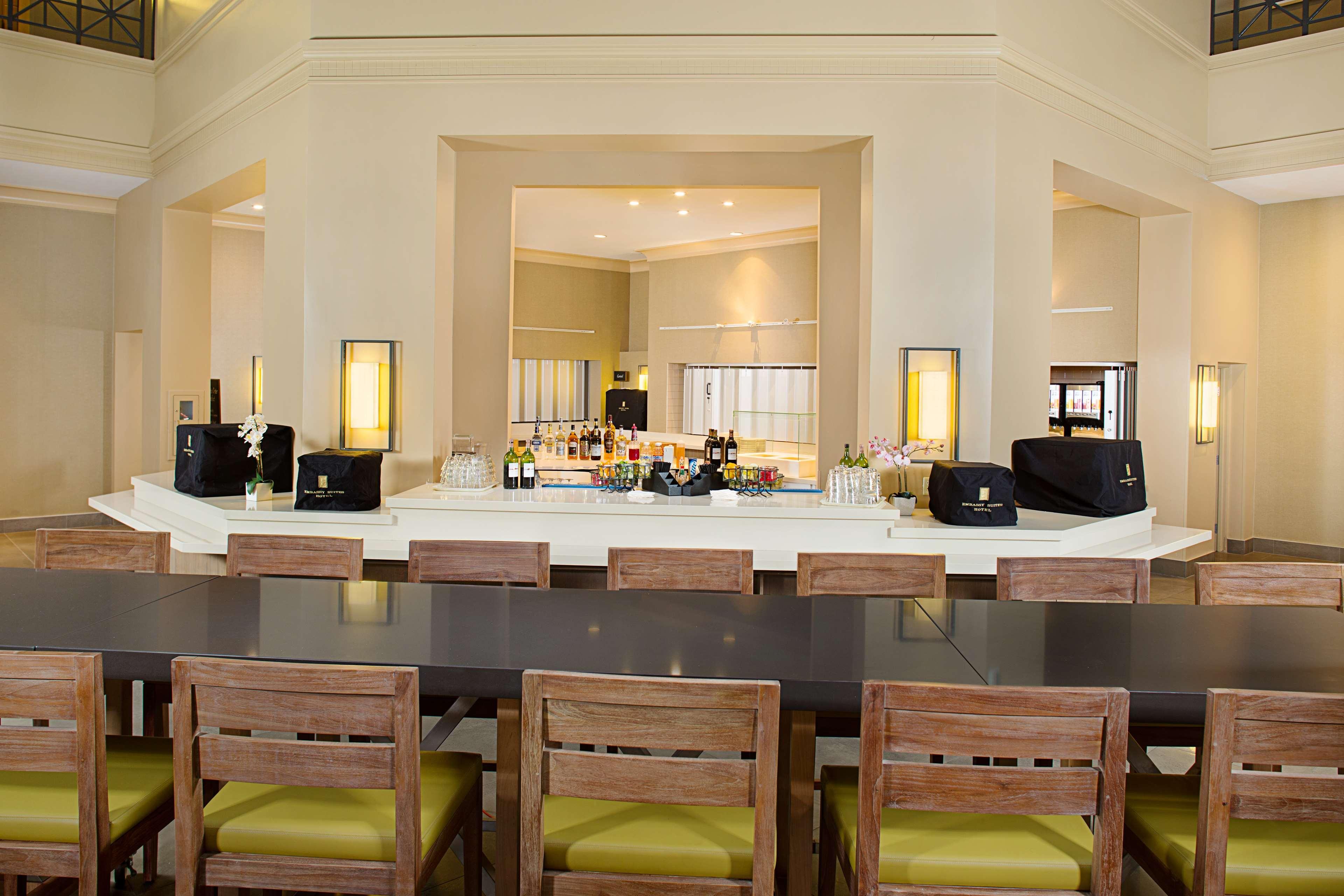 Embassy By Hilton Bay Downtown 3*