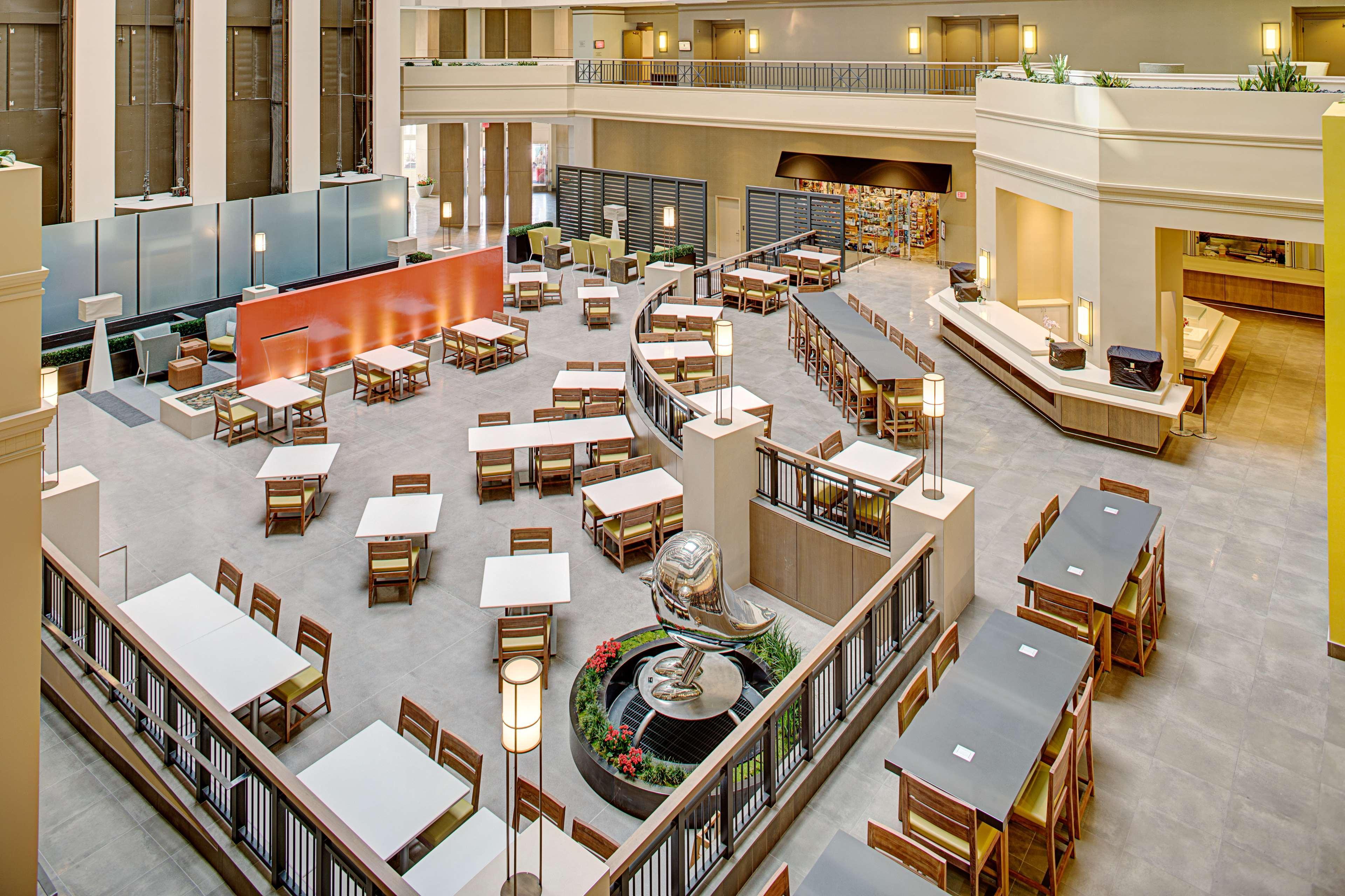 Hotel Embassy By Hilton Bay Downtown 3*
