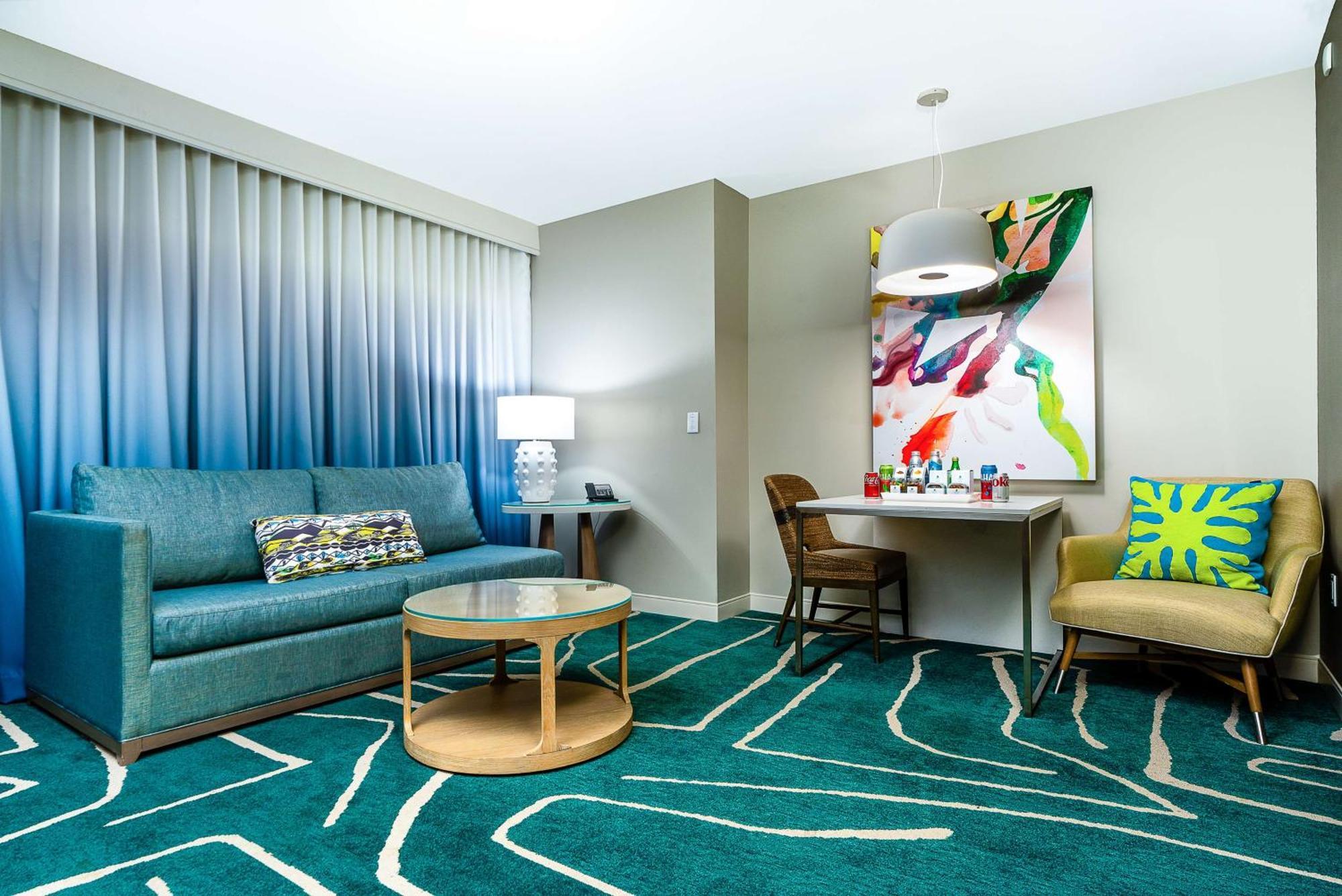 Embassy By Hilton Bay Downtown 3*